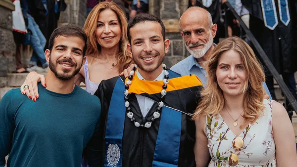 الأمير طلال بن محمد والأميرة غيداء في تخرج نجلهم البكر الأمير حسين من جامعة جورجتاون  2023 الأمير طلال بن محمد والأميرة غيداء في تخرج نجلهم البكر الأمير حسين من جامعة جورجتاون  2023