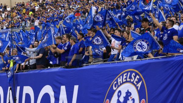 Fan cheer for their team during the preseason friendly between Chelsea FC and Borussia Dortmund at Soldier Field on August 02, 2023 in Chicago, Illinois. Justin Casterline/Getty Images/AFP (Photo by Justin Casterline / GETTY IMAGES NORTH AMERICA / Getty Images via AFP)