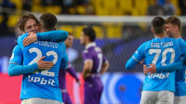 Napoli's players celebrate after winning the Italian Super Cup semi final football match between Napoli and Fiorentina at Al-Awwal Park Stadium in Riyadh, on January 18, 2024. (Photo by Fayez NURELDINE / AFP)