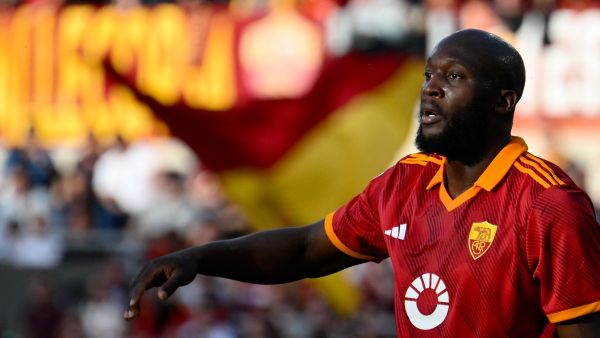 Roma's Belgian midfielder #90 Romelu Lukaku gestures during the Italian Serie A football match between AS Roma and Lazio on April 6, 2024 at the Olympic stadium in Rome. (Photo by Alberto PIZZOLI / AFP)