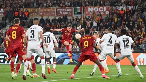 AS Roma's Italian forward Andrea Belotti (C) controls the ball during the UEFA Europa League semi-final first leg football match between AS Roma and Bayer Leverkusen at the Olympic Stadium in Rome on May 11, 2023. (Photo by Alberto PIZZOLI / AFP)