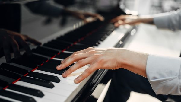 pianos 