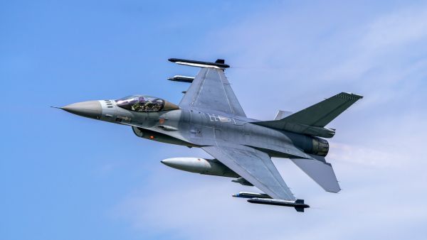 F-16