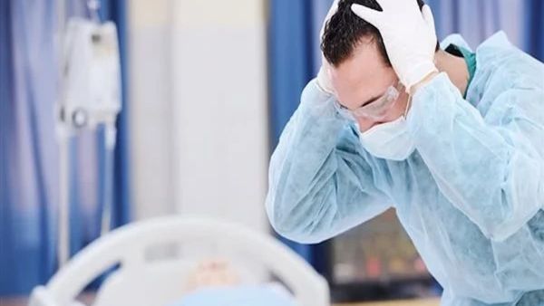 حبس يبدأ من سنة وغرامة 100 جنيه! عقوبات الإهمال الطبي تثير جدلًا حبس يبدأ من سنة وغرامة 100 جنيه! عقوبات الإهمال الطبي تثير جدلًا