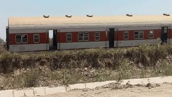 خروج 3 عربات من قطار عن القضبان بمصر والكشف عن عدد الضحايا خروج 3 عربات من قطار عن القضبان بمصر والكشف عن عدد الضحايا