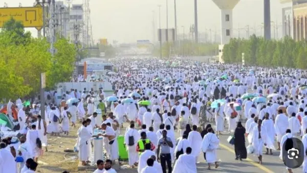 نفرة الحجيج من جبل عرفة اليوم -(وكالات)