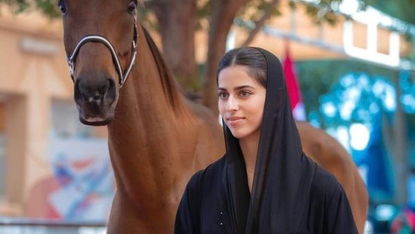 الشيخة فاطمة آل نهيان 