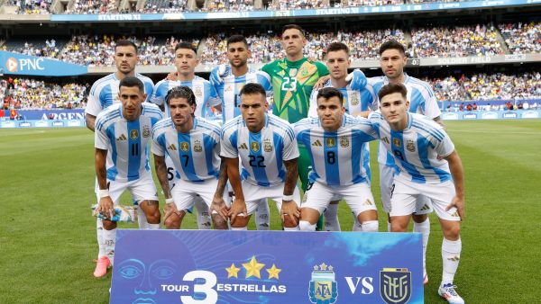 Argentina's players pose ahead of the international friendly football match between Argentina and Ecuador at Solider Field in Chicago, Illinois, on June 9, 2024. (Photo by KAMIL KRZACZYNSKI / AFP)
