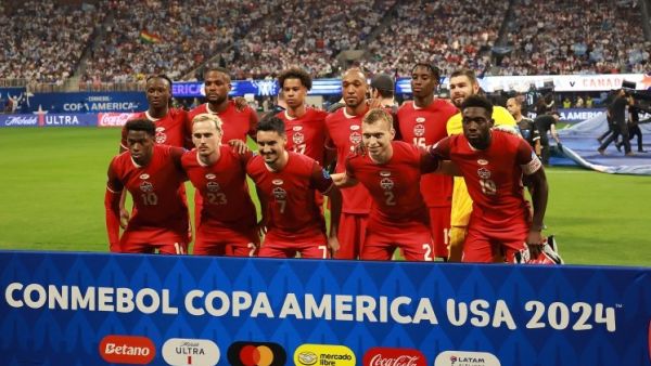 Players of Canada pose for a team photo during the CONMEBOL Copa America group A match between Argentina and Canada at Mercedes-Benz Stadium on June 20, 2024 in Atlanta, Georgia. Hector Vivas/Getty Images/AFP (Photo by Hector Vivas / GETTY IMAGES NORTH AMERICA / Getty Images via AFP)