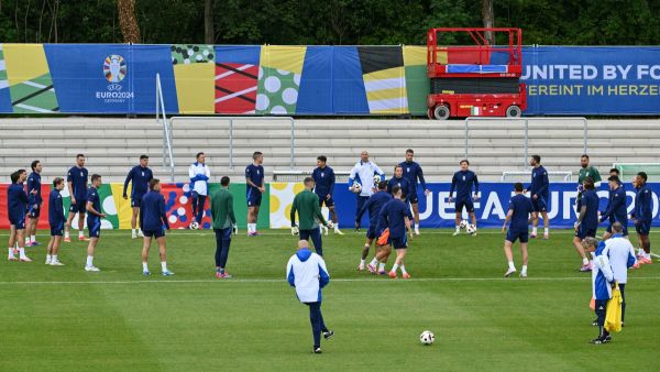 Italy's players attend a training session at the team's base camp in Iserlohn on June 14, 2024, ahead of the UEFA Euro 2024 Football Championship. (Photo by Alberto PIZZOLI / AFP)