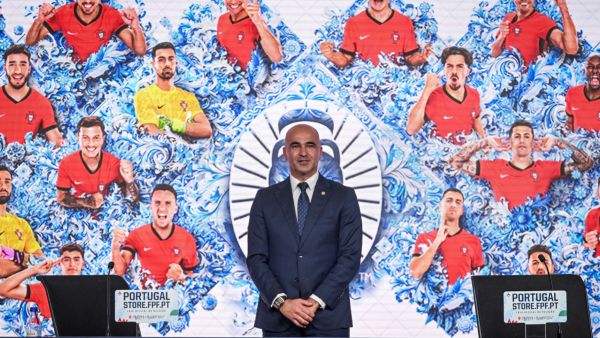 Portugal’s coach Roberto Martinez poses for a photo after a press conference to announce the Portugal’s players taking part in the UEFA Euro 2024 football tournament during a press conference at Cidade do Futebol training camp in Oeiras, outskirts of Lisbon, on May 21, 2024. Cristiano Ronaldo is included in Roberto Martinez’s 26-member squad for the EURO 2024, Martinez announced on May 21, 2024. (Photo by PATRICIA DE MELO MOREIRA / AFP)