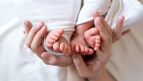newborn twins 