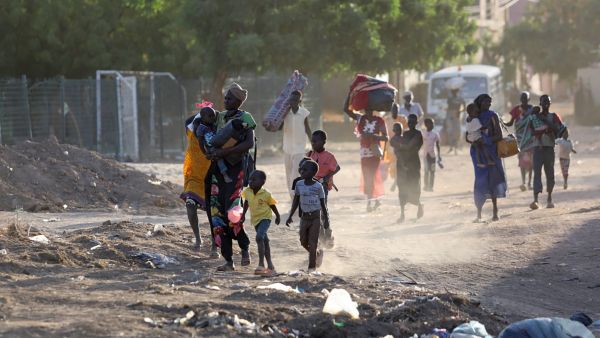مقتل نحو 15 ألف شخص ونزوح أكثر من 8 ملايين آخرين في السودان