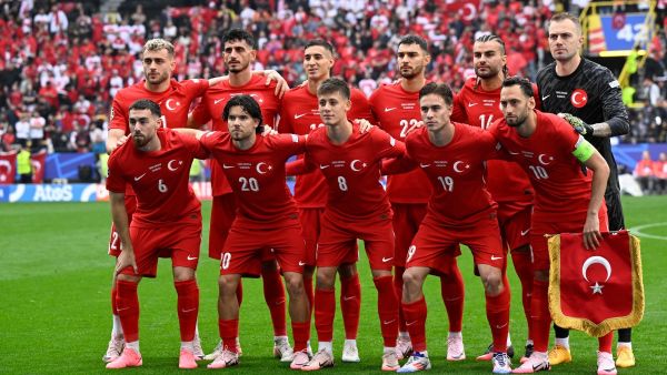 Turkey's players pose ahead of the UEFA Euro 2024 Group F football match between Turkey and Georgia at the BVB Stadion in Dortmund on June 18, 2024. (Photo by INA FASSBENDER / AFP)