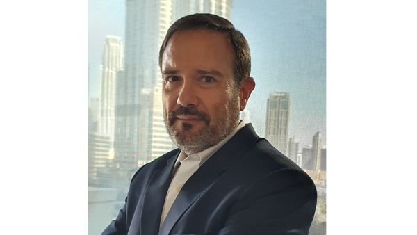 Samsung partners with e& UAE to launch Education - Smart Schools initiative in UAE, heralding a new era of e-learning