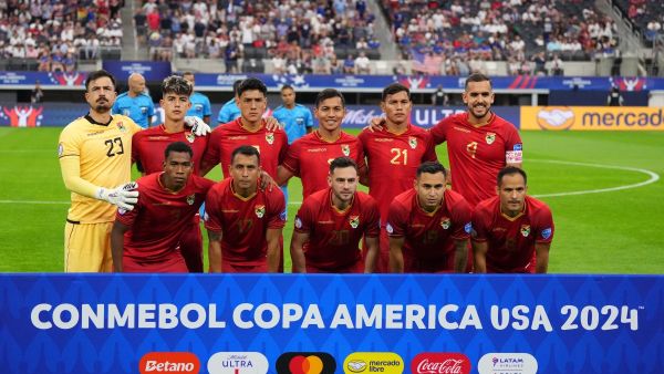 Players of Bolivia pose for a team photo during the CONMEBOL Copa America 2024 Group C match between United States and Bolivia at AT&T Stadium on June 23, 2024 in Arlington, Texas. Sam Hodde/Getty Images/AFP (Photo by Sam Hodde / GETTY IMAGES NORTH AMERICA / Getty Images via AFP)