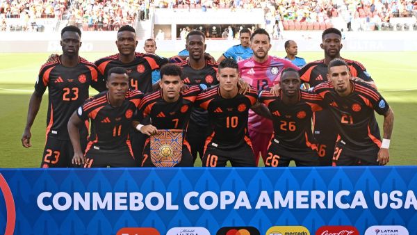 Colombia's players pose for pictures ahead of the Conmebol 2024 Copa America tournament group D football match between Brazil and Colombia at Levi's Stadium in Santa Clara, California on July 2, 2024. (Photo by Patrick T. Fallon / AFP)