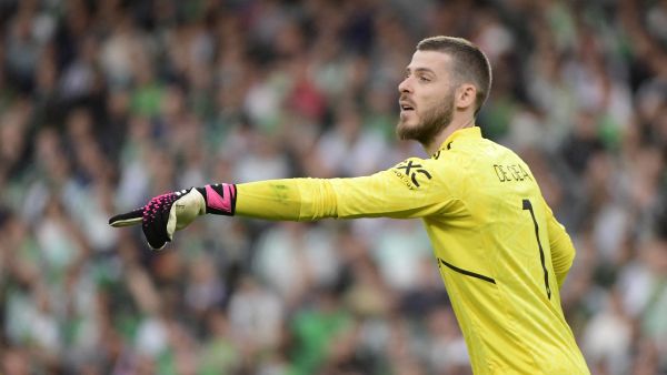 Manchester United's Spanish goalkeeper David de Gea gestures during the UEFA Europa League last 16 second leg football match between Real Betis and Manchester United at the Benito Villamarin stadium in Seville on March 16, 2023. (Photo by CRISTINA QUICLER / AFP)