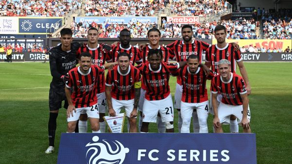 Players of AC Milan pose for a team photo prior to a Pre-Season Friendly match between Manchester City and AC Milan at Yankee Stadium on July 27, 2024 in New York City. Drew Hallowell/Getty Images/AFP (Photo by Drew Hallowell / GETTY IMAGES NORTH AMERICA / Getty Images via AFP)
