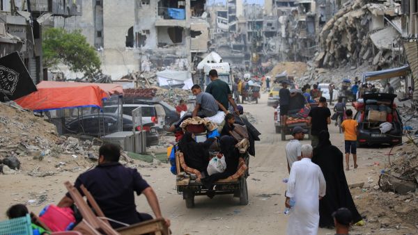 يُعتقد أن حوالي 1.9 مليون شخص قد نزحوا داخليا في غزة