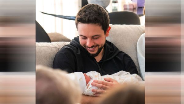 الأمير الحسين مع ابنته الأميرة إيمان