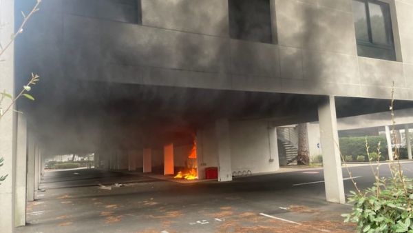 Explosion near Jewish temple in Southern France injures police officer