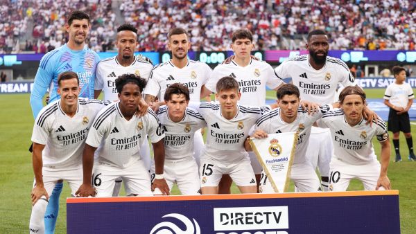 Real Madrid team pose before the pre-season club friendly football match between Real Madrid and FC Barcelona at MetLife Stadium, in East Rutherford, New Jersey on August 3, 2024. (Photo by Charly TRIBALLEAU / AFP)