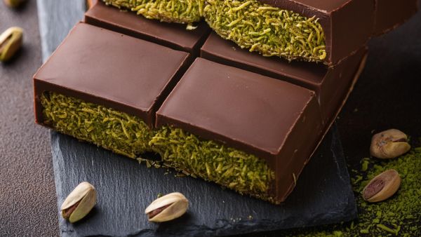 طريقة عمل "شوكولاتة دبي" في المنزل طريقة عمل "شوكولاتة دبي" في المنزل