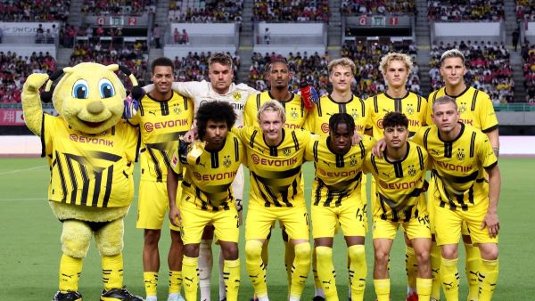 Borussia Dortmund players pose before the friendly football match between Germany's Borussia Dortmund and Japan's Cerezo Osaka at Nagai Stadium in Osaka on July 24, 2024. (Photo by PAUL MILLER / AFP)