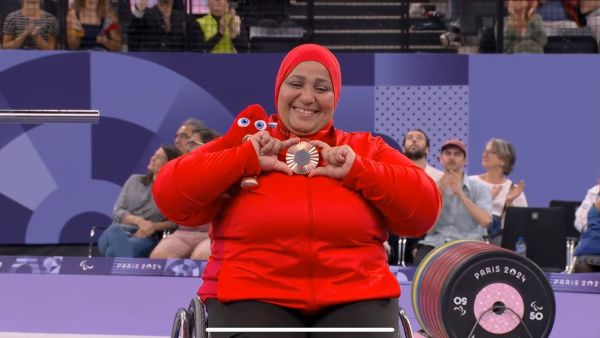 نادية فكري 