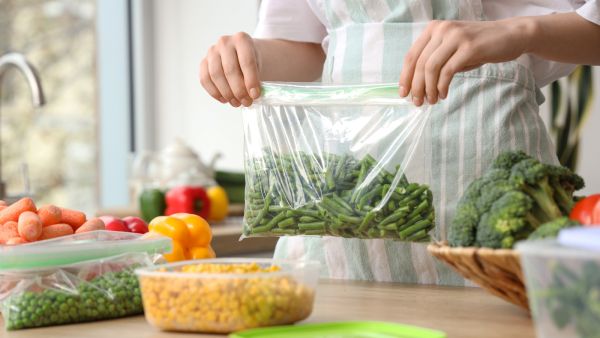 5 أطعمة تحتوي على أعلى كمية من البلاستيك الدقيق