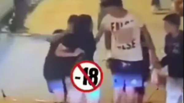 تحرش جماعي بشابة ترتدي تنورة قصيرة في أحد شوارع طنجة
