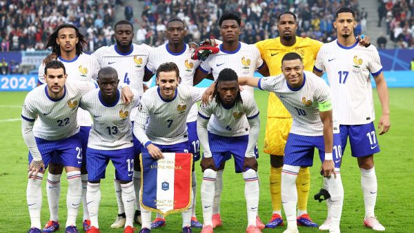 France players pose prior to the UEFA Euro 2024 quarter-final football match between Portugal and France at the Volksparkstadion in Hamburg on July 5, 2024. (Photo by FRANCK FIFE / AFP)
