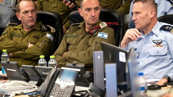 قائد القيادة الشمالية قدم لرئيس الأركان والمستوى السياسي سلسلة من الخطط لشن عملية برية في لبنان قائد القيادة الشمالية قدم لرئيس الأركان والمستوى السياسي سلسلة من الخطط لشن عملية برية في لبنان