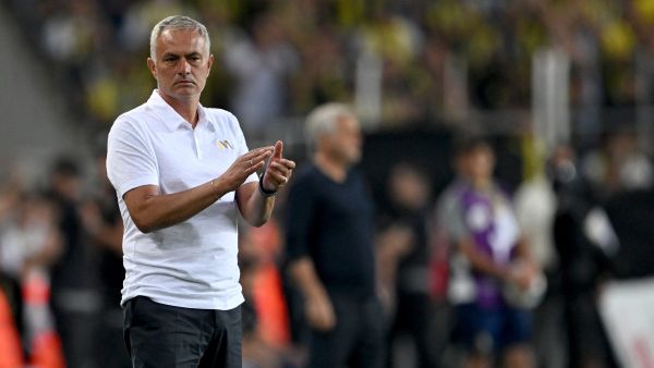 Fenerbahce's Portuguese coach Jose Mourinho applauds during the UEFA Champions League 3rd Qualifying Round second leg football match between Fenerbahce and Lille LOSC at the Fenerbahçe Sükrü Saracoğlu Stadium in Istanbul on August 13, 2024. (Photo by Ozan KOSE / AFP)