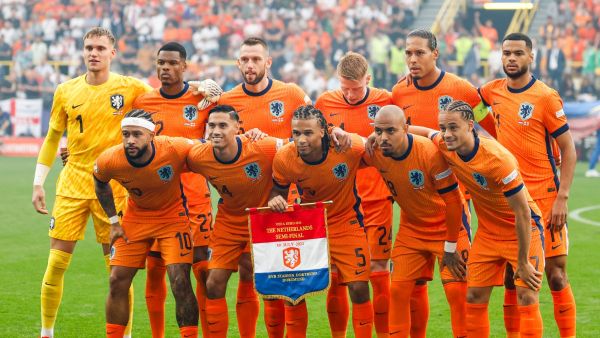 pose prior to the UEFA Euro 2024 semi-final football match between the Netherlands and England at the BVB Stadion in Dortmund on July 10, 2024. (Photo by Odd ANDERSEN / AFP)
