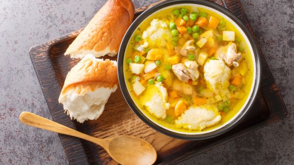 شوربة الدجاج بالزلابية لمحاربة الزكام