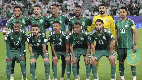 Saudi Arabia's players pose for a group photograph before the start of the Qatar 2023 AFC Asian Cup football match between Saudi Arabia and South Korea at Education City Stadium in al-Rayyan, west of Doha, on January 30, 2024. (Photo by Giuseppe CACACE / AFP)