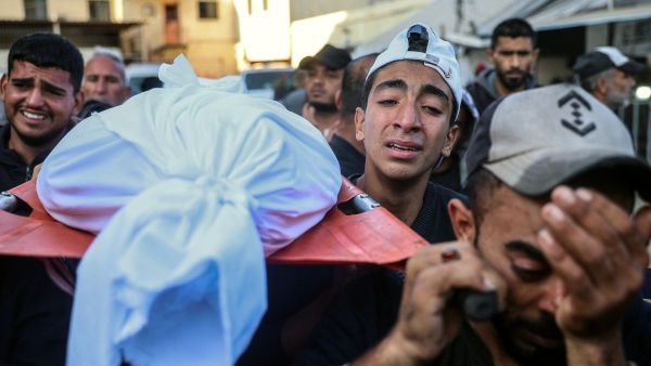 فلسطينيون يشيعون شهيدا في قطاع غزة
