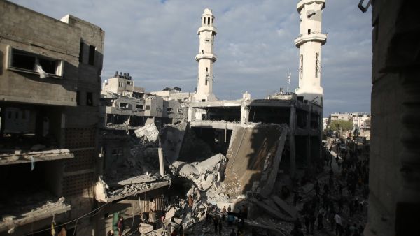 "اسرائيل" تواصل غاراتها المكثفة على شمال قطاع غزة لدفع الأهالي للنزوح إلى الجنوب