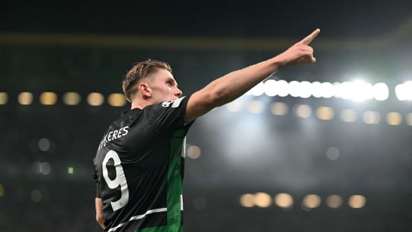 Sporting Lisbon's Swedish forward #09 Viktor Gyokeres celebrates scoring his team's first goal during the UEFA Champions League, league phase day 4 football match between Sporting Lisbon and Manchester City at the Jose Alvalade stadium in Lisbon on November 5, 2024. (Photo by Patricia DE MELO MOREIRA / AFP)