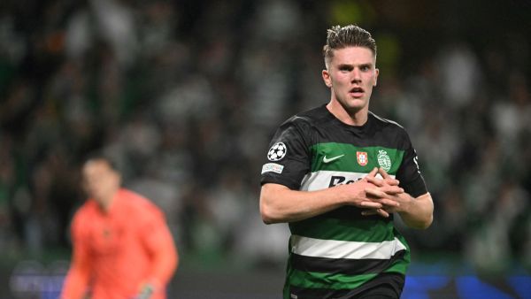 Sporting Lisbon's Swedish forward #09 Viktor Gyokeres celebrates scoring his team's first goal during the UEFA Champions League, league phase day 4 football match between Sporting Lisbon and Manchester City at the Jose Alvalade stadium in Lisbon on November 5, 2024. (Photo by PATRICIA DE MELO MOREIRA / AFP)