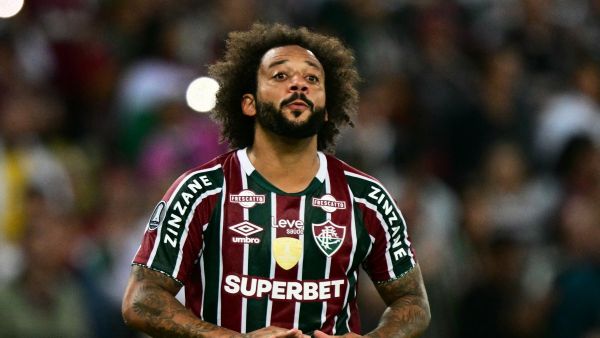 Fluminense's defender Marcelo gestures during the Copa Libertadores group stage second leg football match between Brazil's Fluminense and Peru's Alianza Lima at the Maracana Stadium in Rio de Janeiro, Brazil, on May 29, 2024. Left-back Marcelo, 36, ended his contract with Fluminense on November 2, 2024 the Rio de Janeiro club said, a day after the defender had a falling out with the team's coach, former Brazil national team manager Mano Menezes. (Photo by Pablo PORCIUNCULA / AFP)