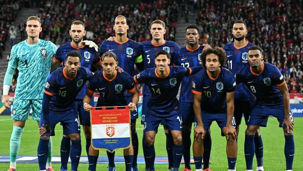 Netherlands players pose for the team photo prior to the UEFA Nations League, League A Group A3 football match Hungary vs the Netherlands, at the Puskas Arena in Budapest on October 11, 2024. (Photo by Attila KISBENEDEK / AFP)