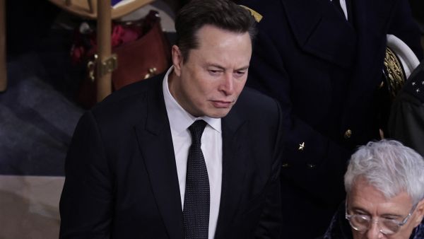 Elon Musk warns of Ukraine's potential major defeat in Donetsk