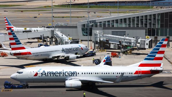 American Airlines fixes technical issue that halted Christmas Eve flights