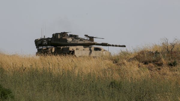 israeli tanks in southern lebanon