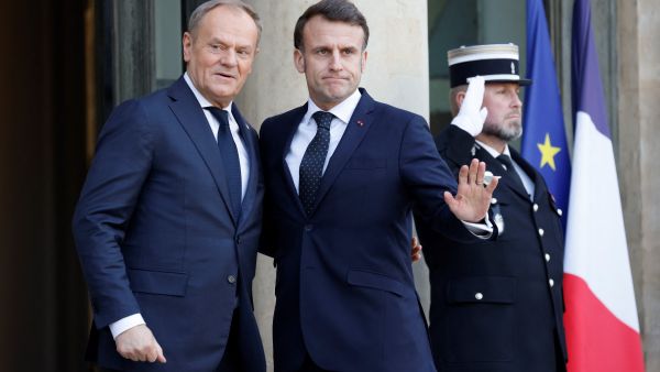 France hosts EU emergency summit