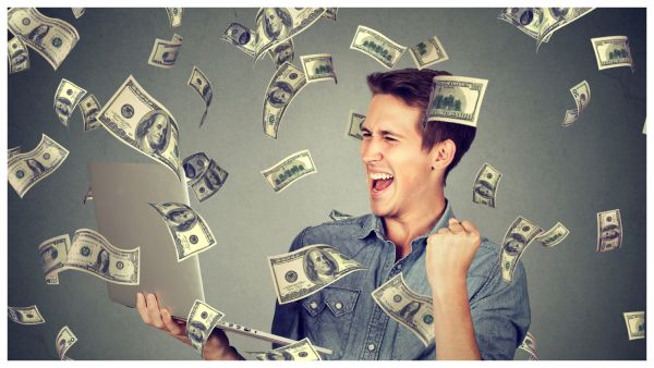 العراق:100 الف لكل موظف كمنحة رمضانية,المصدر shutterstock