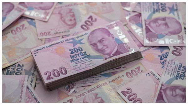 الليرة التركية تهبط لأدنى مستوى بعد اعتقال منافس أردوغان, المصدر shutterstock